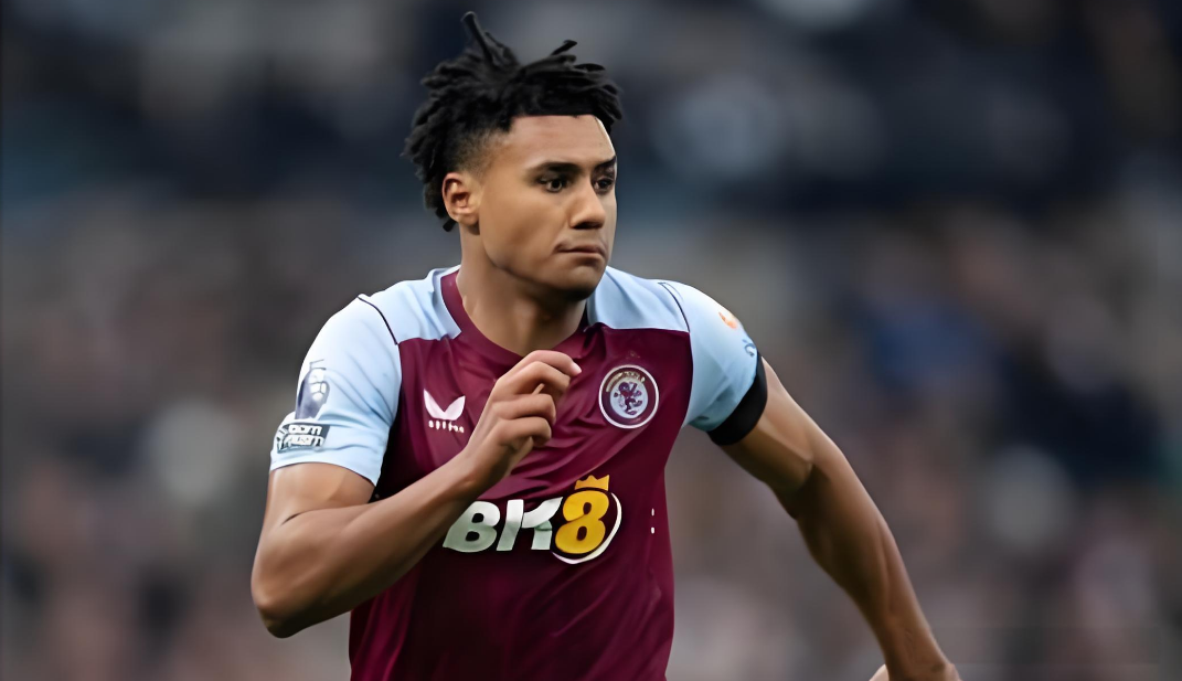 包含阿斯顿维拉集结日迎来里程碑，志在NBA总决赛名次提升，气氛紧张，身体对抗强度拉满的词条