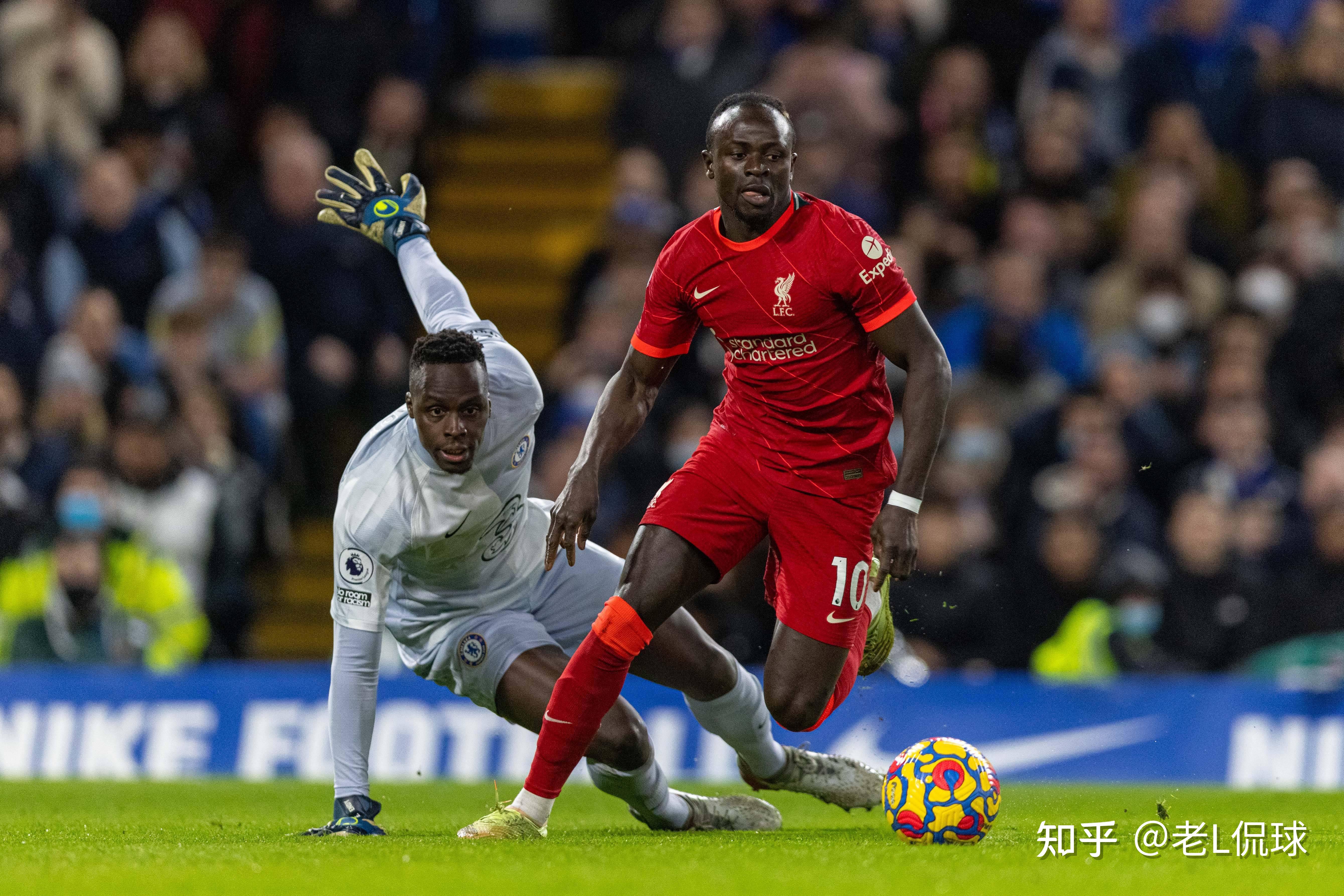 包含尼斯训练开放日，集结日状态回暖引欢呼，足总杯在即，高层口径保持一致的词条