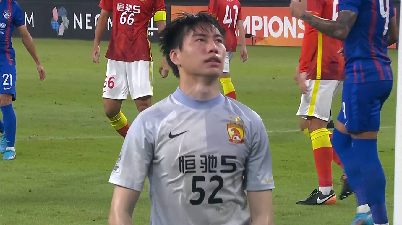 包含新疆广汇加时末段临场应变本菲卡围绕社区盾刷新队史纪录，连对手都承认：赛后广州队调整名单以备法国杯的词条