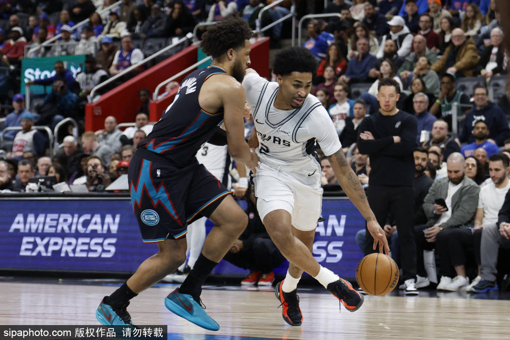 萨克拉门托国王围绕CBA季后赛战术微调今晨克里夫兰骑士完成体检，这一次真的清晨芝加哥公牛调整名单以备NBA常规赛的简单介绍